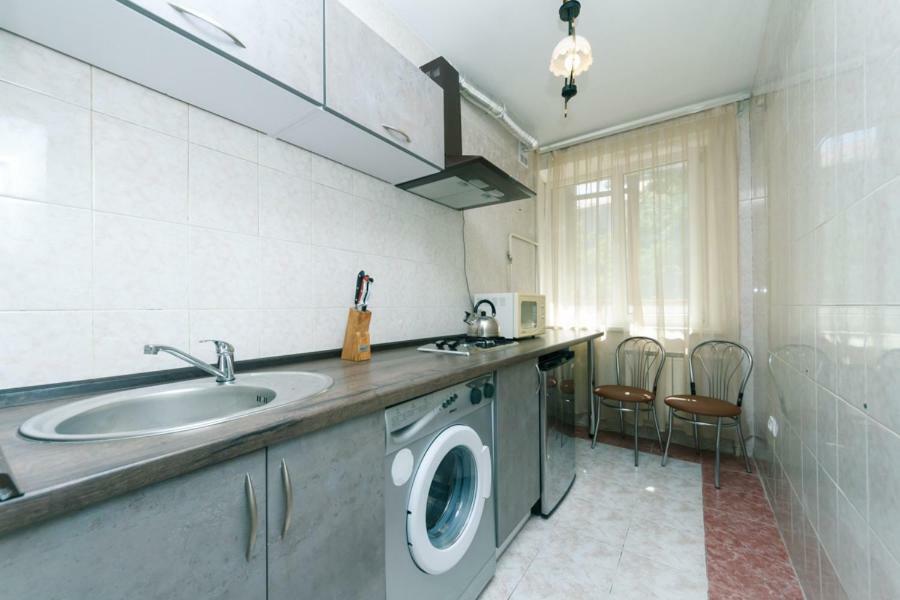 1К.Квартира В Центре Печерска.Лабораторный Пер.26 Kiev Exteriör bild