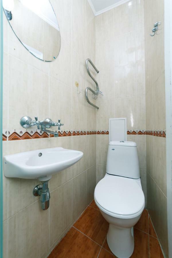 1К.Квартира В Центре Печерска.Лабораторный Пер.26 Kiev Exteriör bild